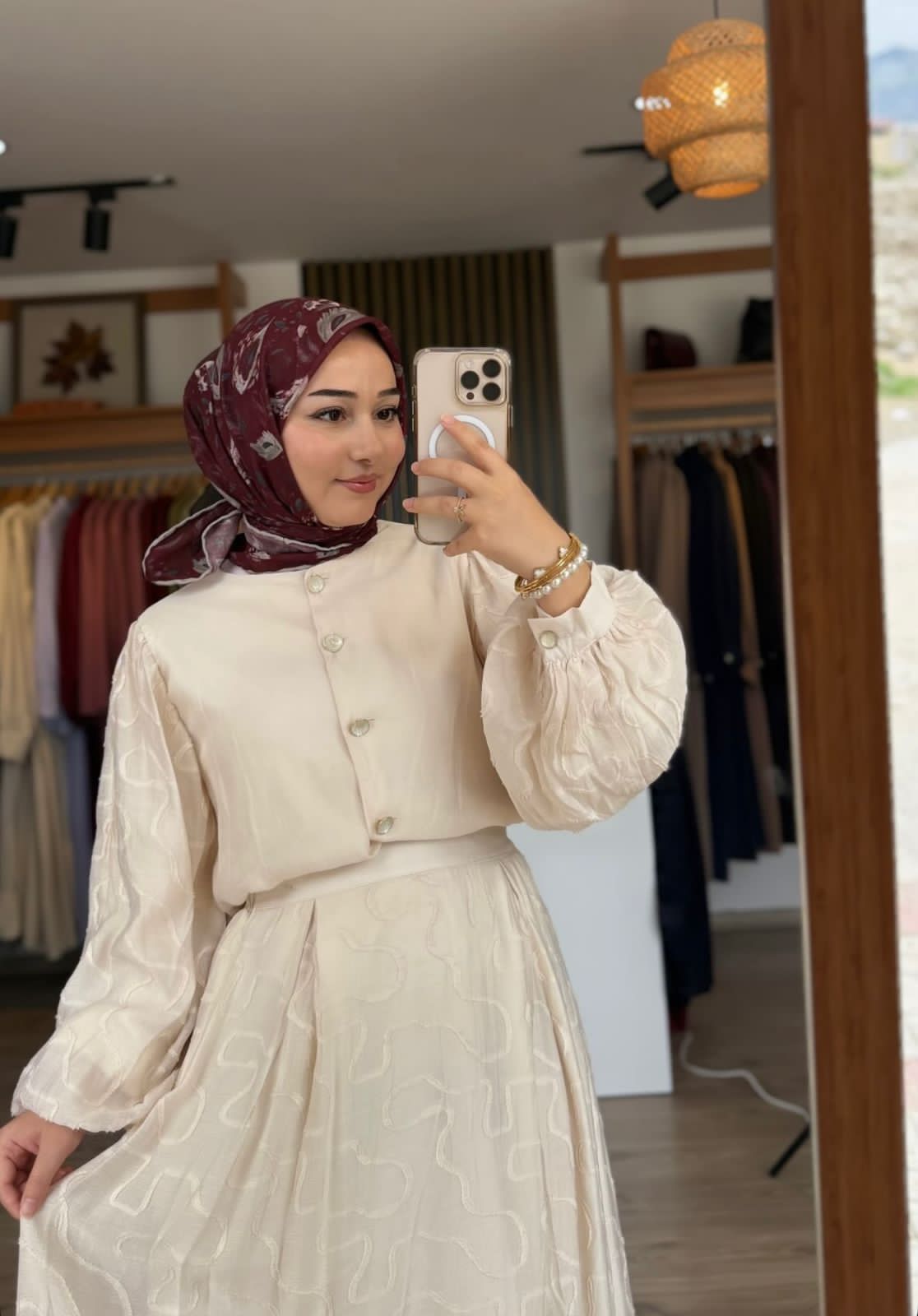 Böğürgen Tatlı Partner Bayan Escort Gaye