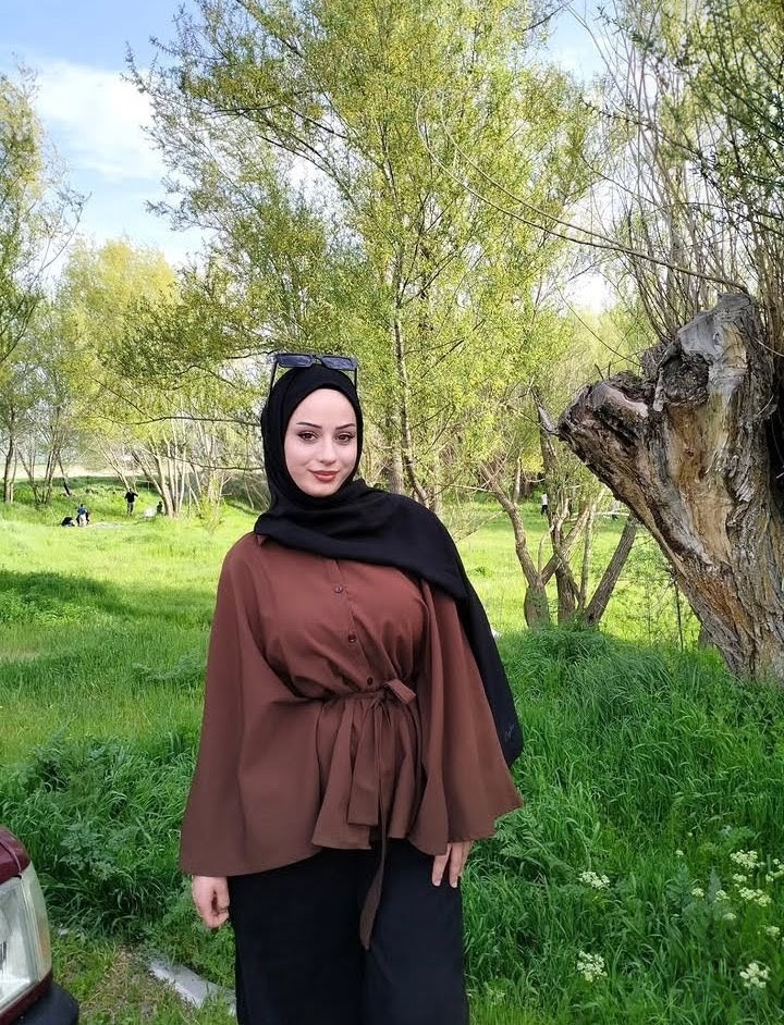 Akarca Sadık Arkadaş Bayan Escort Zeynep