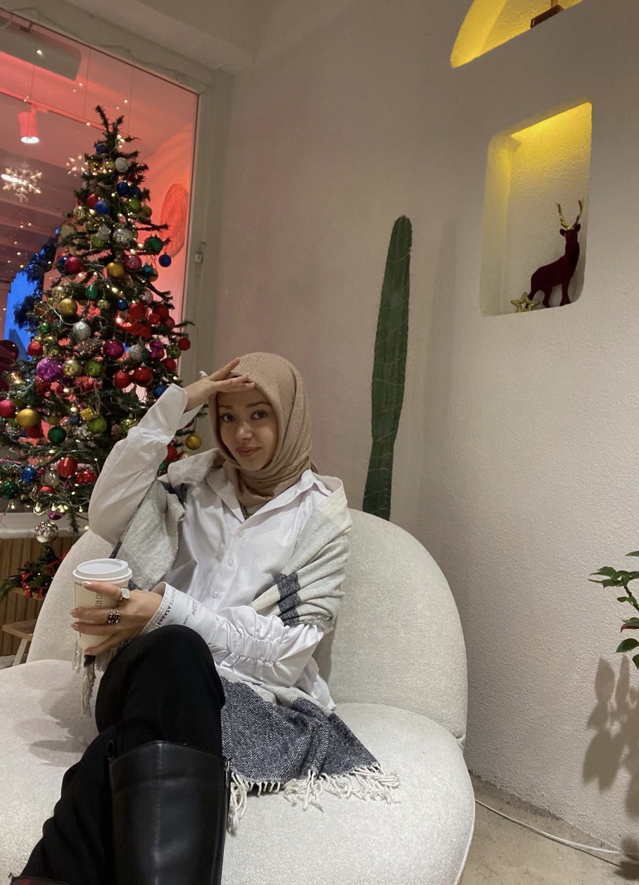 Alikahya Atatürk İlgi Çekici Kadın Escort Bayan Sevinç